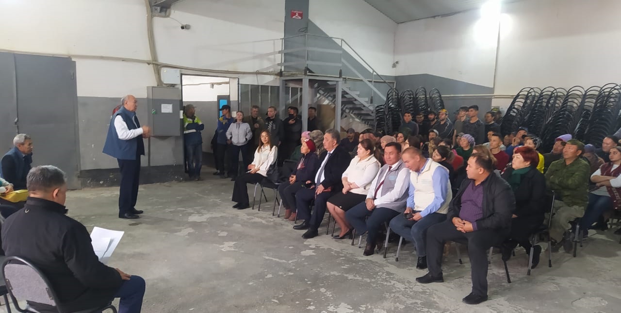Встреча на зводе с партией AMANAT.jpg Встреча на зводе с партией AMANAT.jpg
